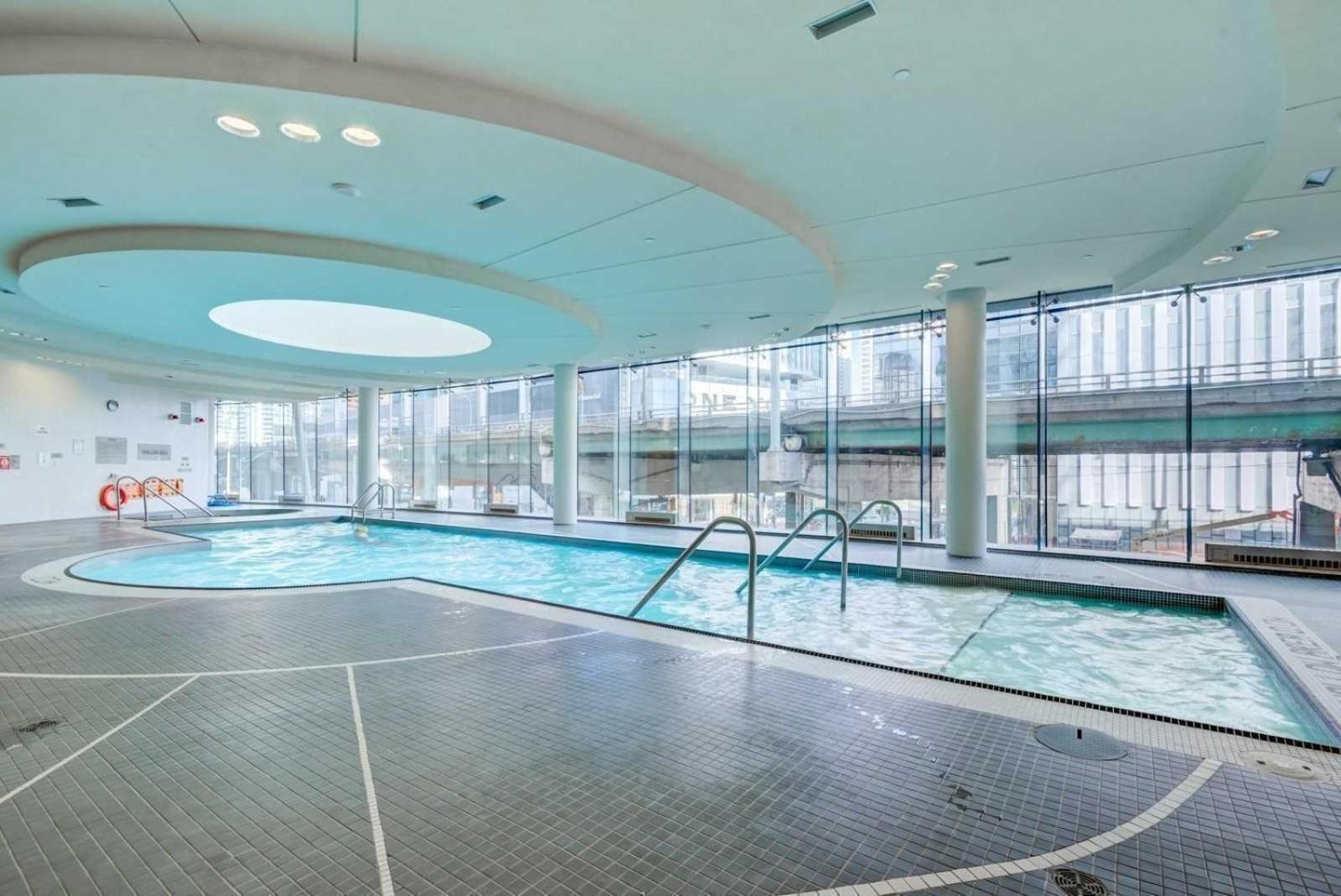 טורונטו Grand Royal Suites מראה חיצוני תמונה
